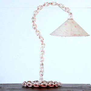 CHAIN LINK TABLE LAMP