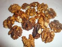 Amber quality walnut kernels