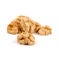 White Quarter quality walnut kernels
