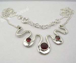 GARNET Lovely Curb Chain Necklace