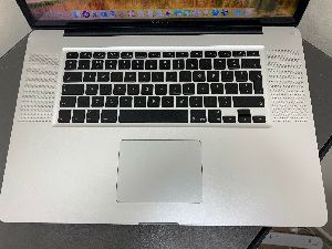 Apple MacBook Pro A1297 17 i7 2.2Ghz 2017 Laptop