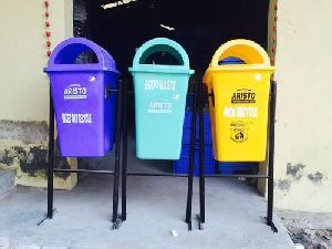 Plastic Dustbin with Stand