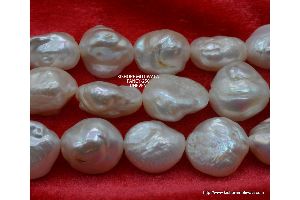 FANCY UNEVEN SHAPE WHITE COLOR UNEVEN SIZE FRESHWATER PEARL BEADS