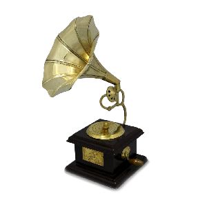 Beautifull brass colour ethnic gramophone