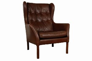 EUROPEAN WING BACK LEATHER CHAIR