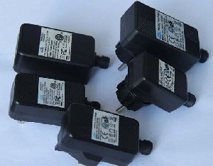 POWER SUPPLY TRANSFORMER WITH CONSTANT VOLTAGE PLUG