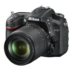 Nikon D7200 Digital DSLR Cameras 18-105mm