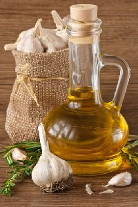 Pure & Natural Garlic Oil