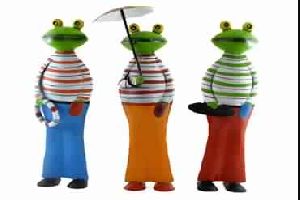 Set of 3 decorative frogs