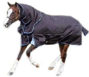 burgundy detachable breathable waterproof horse rug