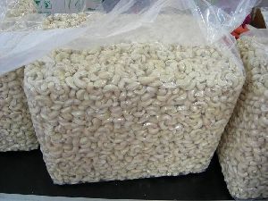 w320 cashew nuts