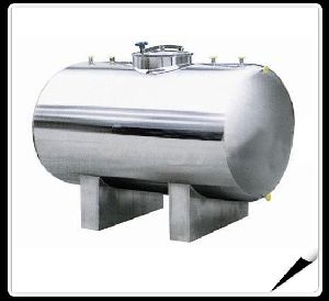 Horizontal sterilization water tank