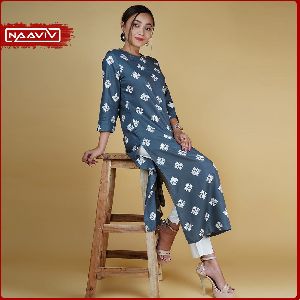 Women Printed Kurta with Pants.