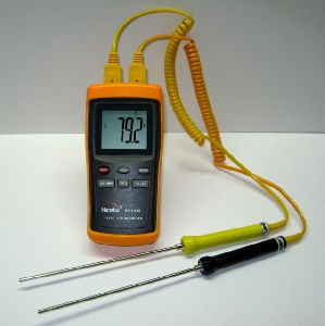 Digital Thermocouple Calibrator