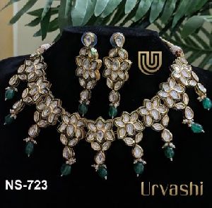 NS-723 Kundan Bridal Necklace Set