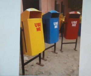 Dustbin With Stand