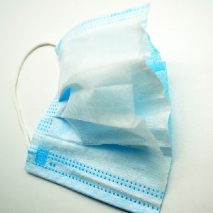 Disposable non-woven mask mouth and nose cover three layers of air - permeable spot