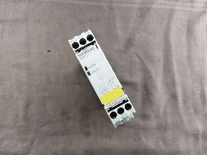 SIEMENS 3RN1010-1CM00 THERMISTOR MOTOR PROTECTION RELAY 220 VAC