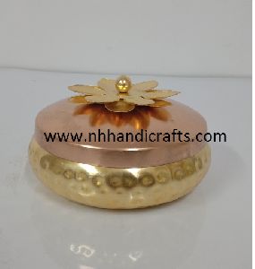 N H.HANDICRAFTS     METAL RAUND BOXES