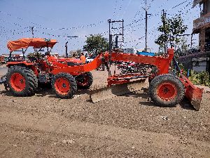 Tractor Grader Machine