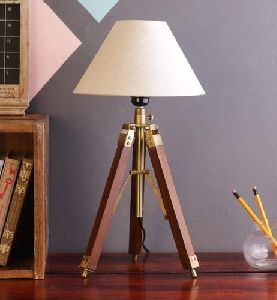 SASA TRIPOD TABLE LAMP