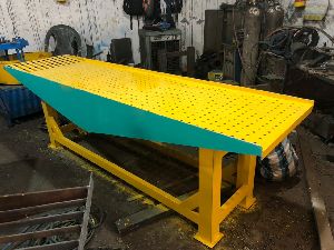 10.3 Feet Vibrating Table