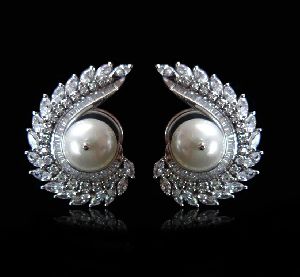 Diamond White Pearl Ear Tops