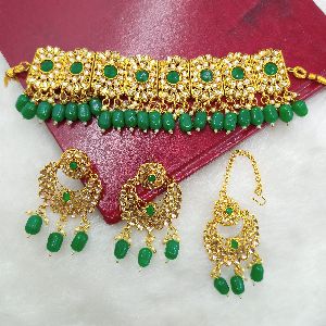 Gold Plated Traditional Kundan Pearl Bridal Green Choker Jewellery Set for Women