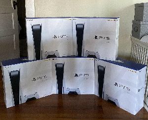 Sony Playstation 5 825GB 2 Controllers and 10 games