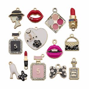 13 Drops of Oil DIY Ornament Accessories Chanel-Style Fashion Series Diamond Lipstick Powder Plate