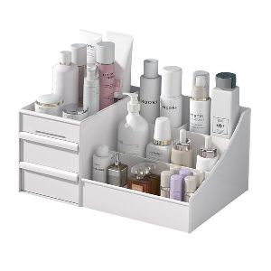 Cosmetics storage box