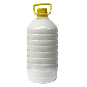White Phenyl scented 1litre bottle