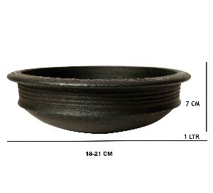 1 Litre Black Clay Pot