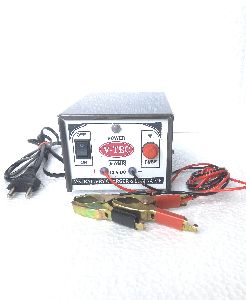 12VOLT 5AMP BATTERY CHARGER (MODEL CH011A)