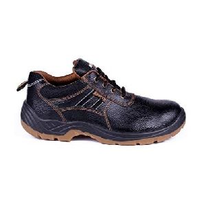 Hillson 1.6-1.8 Mm Synthetic Leather Sporty Safety Shoes, For Industrial, Size : 6-10