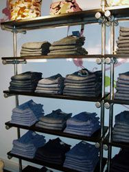 GARMENT RACK