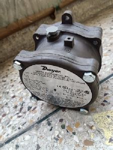 Dwyer 1950-00-2f Explosion Proof Differential Pressure Switch