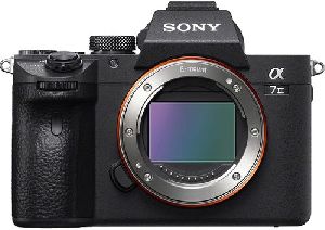 Sony a7 III ILCE7M3/B Full-Frame Mirrorless Interchangeable-Lens Camera