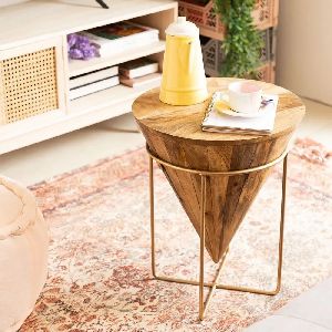 AUXILIARY WOODEN COFFEE TABLE IN PYRAMID SHAPE
