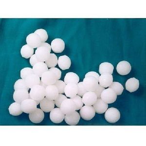 White Refined Naphthalene Balls