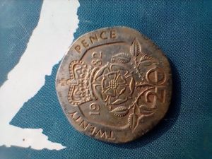 twenty pence british coin