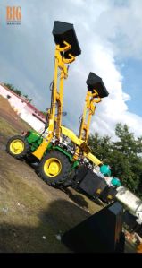 TRACTOR MOUNTED LOADER