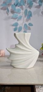 White Ceramic Peacock Shape Flower Pot