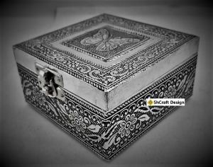 Butterfly Design Small Trinket Box - Joyero - Bosca Jewelry Box - Bibelot - Square Metal Box