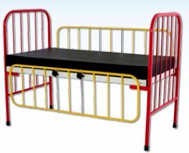 PEDIATRIC BED WITH DROP SIDE RAILINGS