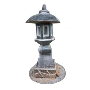 Sandstone Black Lamp Post