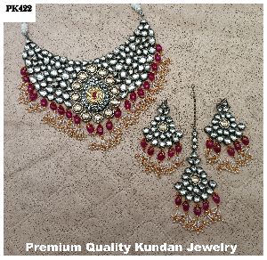Premium Quality Kundan Necklace Set