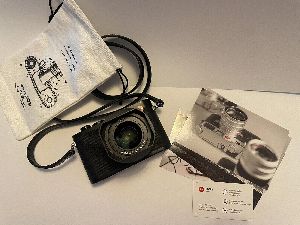Leica Q2 47.3 MP Digital SLR Camera - Black (Body Only