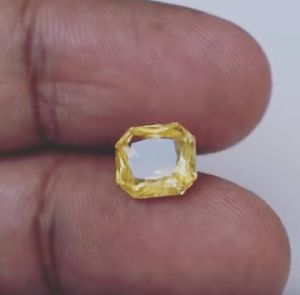 yellow topaz 8.25 carat gemsstone