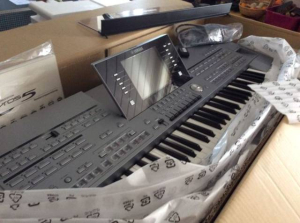 Yamaha Genos 76 Note Keyboard & Speakers
